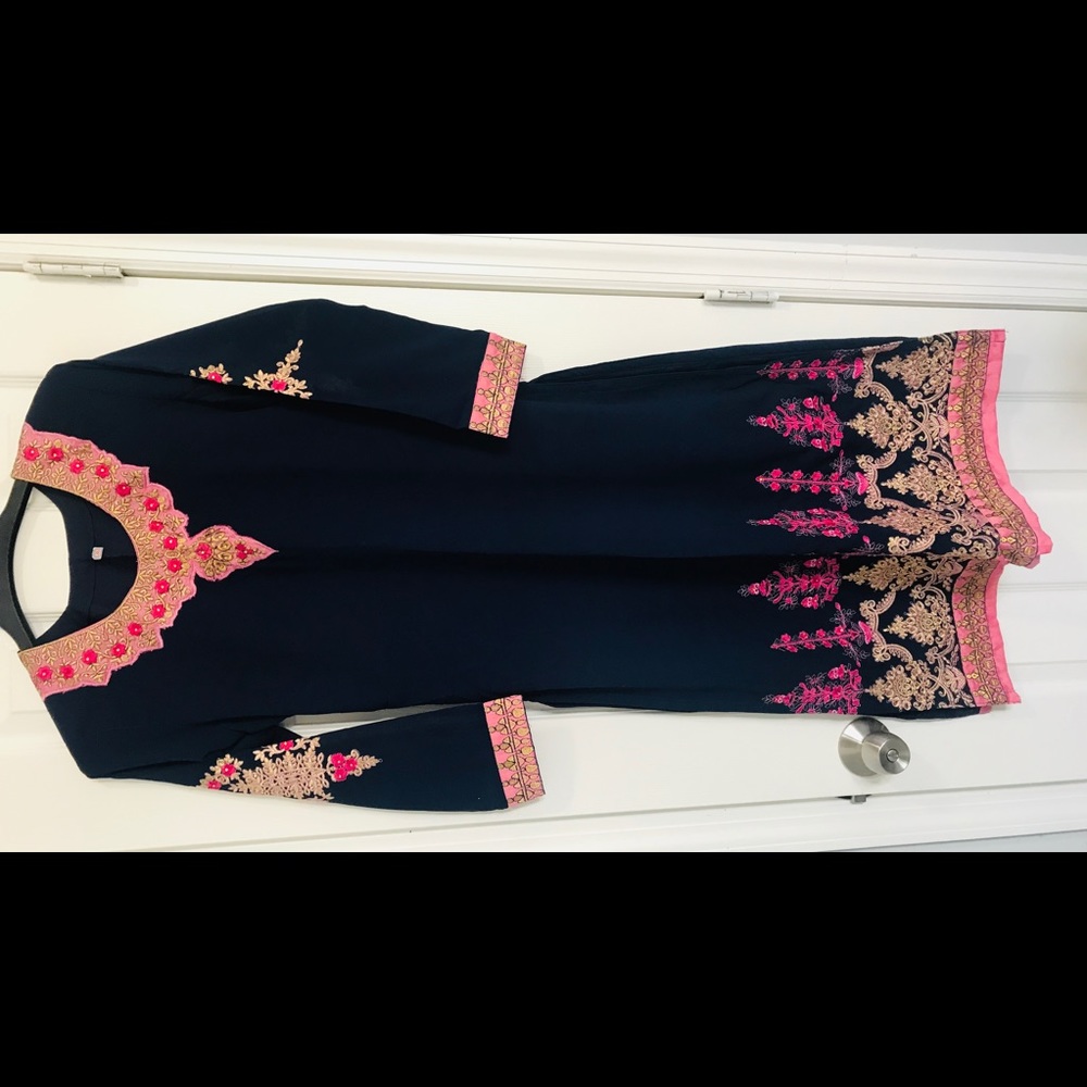 #18 ✅✅✅Indian/Pakistani Embroidery Salwar Kameez - Picture 3 of 6
